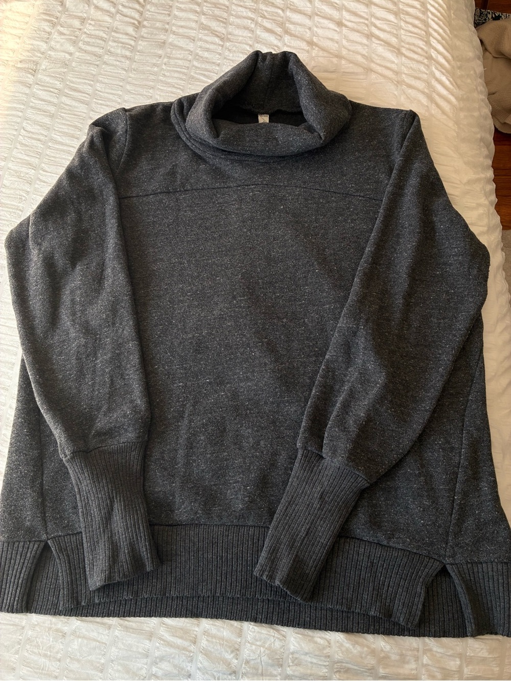 Alo Yoga Haze Turtleneck Pullover Sweater Charcoal Gray Cowl Neck Thumbholes L - Picture 2 of 5